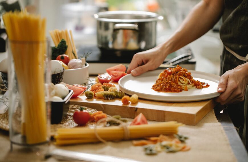 Homemade spaghetti bolognese with tomato and meat sauce